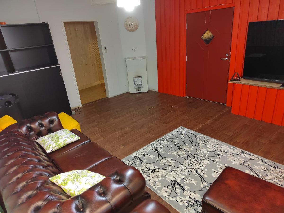 Relax & Recharge - A Unique Suite With A Touch Of Luxury - Hot Tub And Sauna Inspired Decor #Not A Real Sauna# Easy City Access - Direct Train 15 Min To City Helsinki Exterior photo