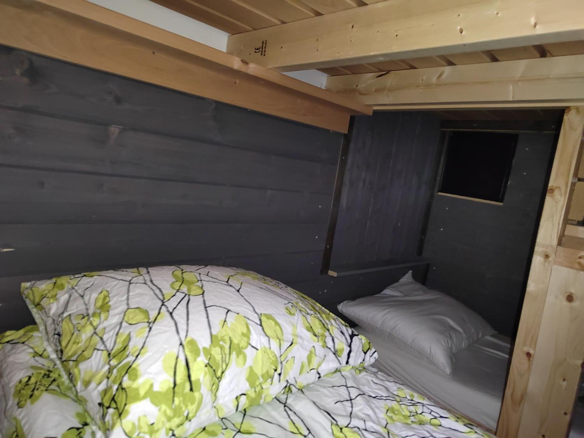 Relax & Recharge - A Unique Suite With A Touch Of Luxury - Hot Tub And Sauna Inspired Decor #Not A Real Sauna# Easy City Access - Direct Train 15 Min To City Helsinki Exterior photo