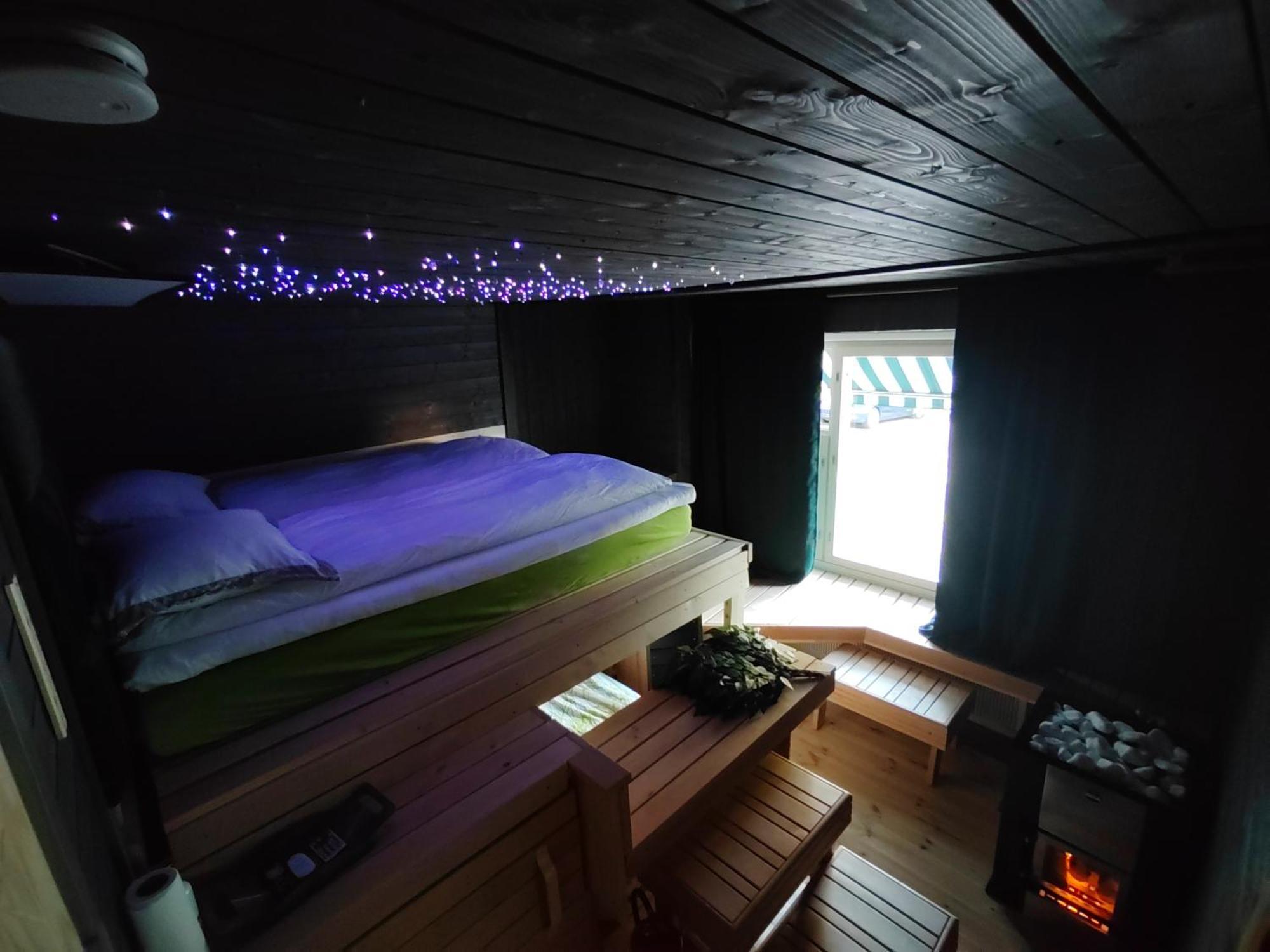 Relax & Recharge - A Unique Suite With A Touch Of Luxury - Hot Tub And Sauna Inspired Decor #Not A Real Sauna# Easy City Access - Direct Train 15 Min To City Helsinki Exterior photo