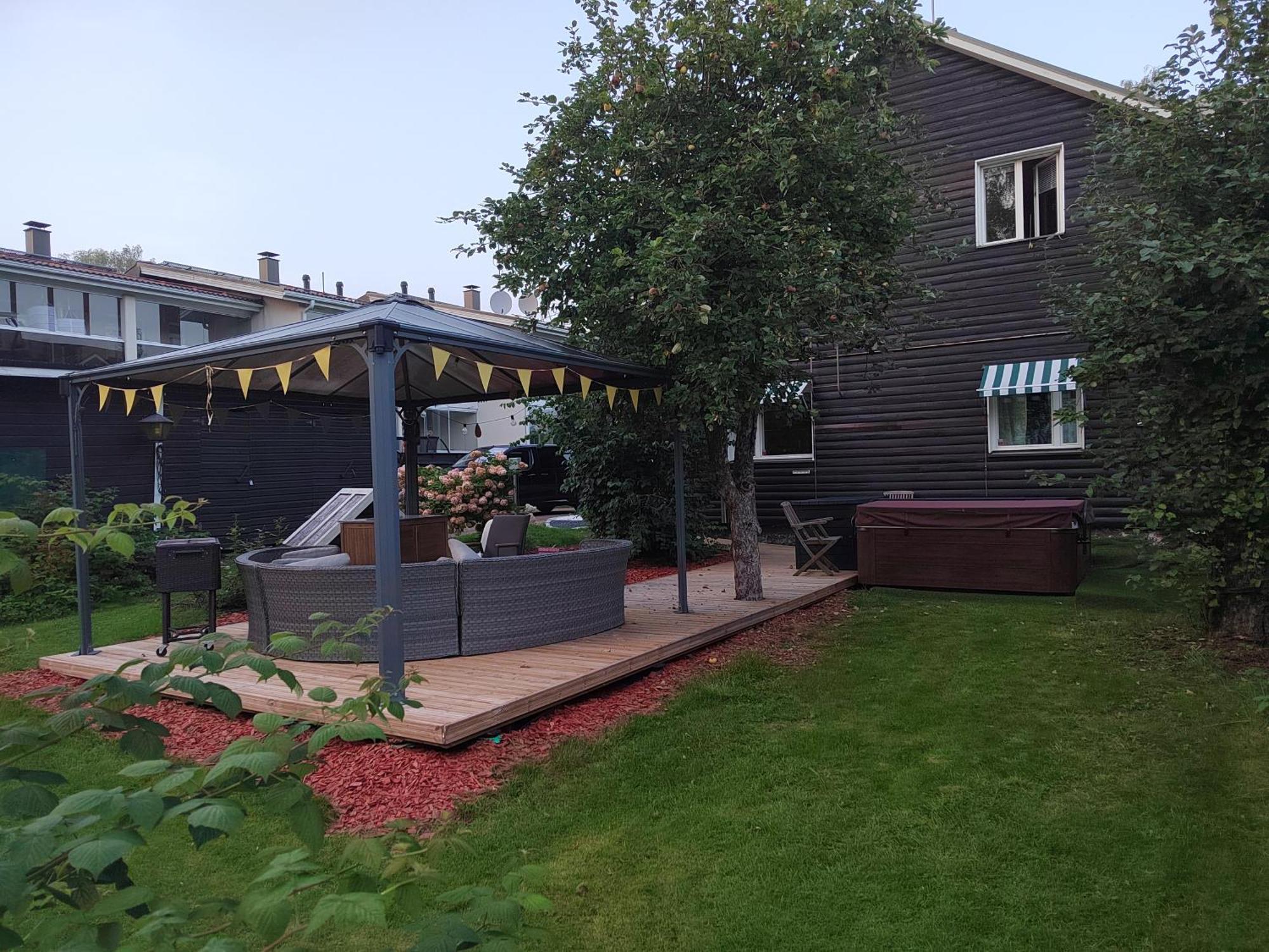 Relax & Recharge - A Unique Suite With A Touch Of Luxury - Hot Tub And Sauna Inspired Decor #Not A Real Sauna# Easy City Access - Direct Train 15 Min To City Helsinki Exterior photo