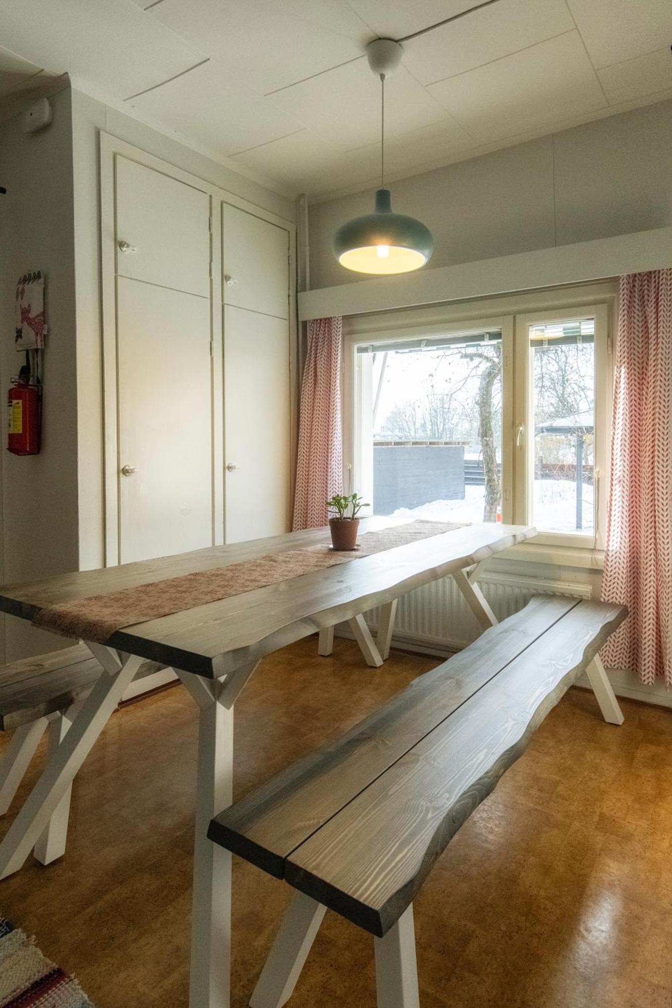 Relax & Recharge - A Unique Suite With A Touch Of Luxury - Hot Tub And Sauna Inspired Decor #Not A Real Sauna# Easy City Access - Direct Train 15 Min To City Helsinki Exterior photo