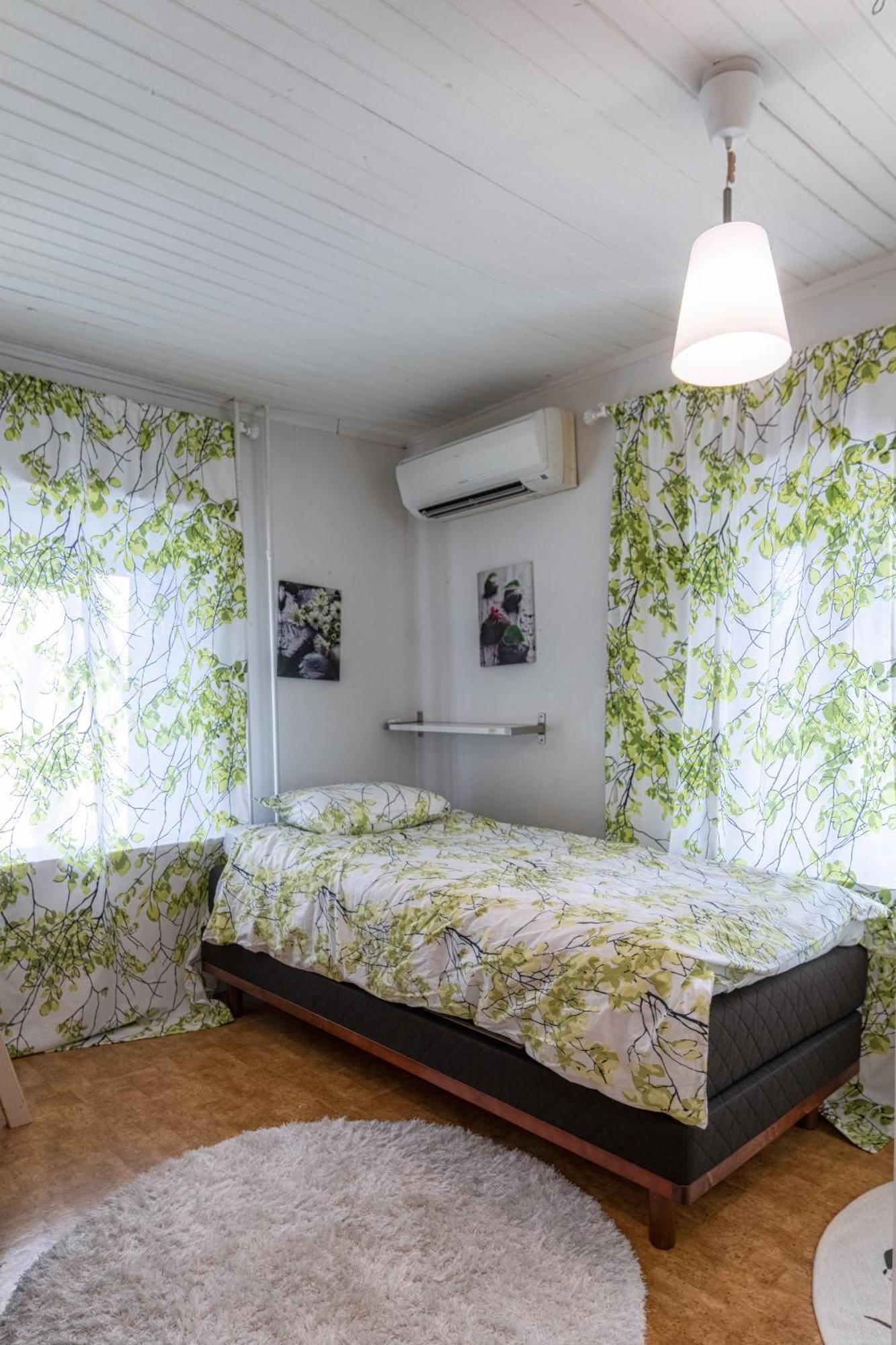 Relax & Recharge - A Unique Suite With A Touch Of Luxury - Hot Tub And Sauna Inspired Decor #Not A Real Sauna# Easy City Access - Direct Train 15 Min To City Helsinki Exterior photo